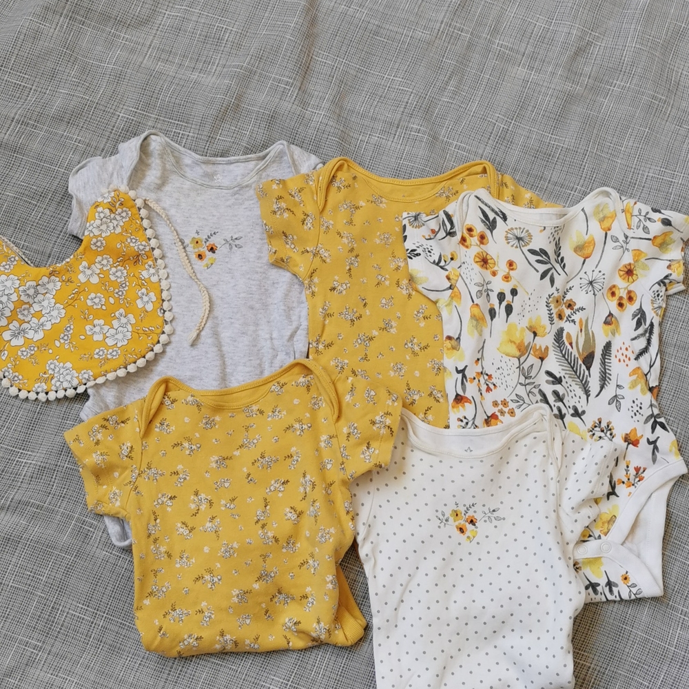 A set 3-6M girl one piece，free bib